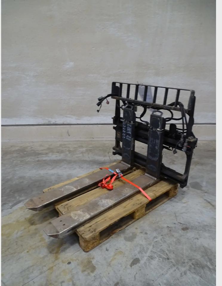 Durwen Fork positioner with extension forks FEM2 RZV-S-TGZ.25.1200 - 부착물 자재 취급 장비 용 : 사진 1 Durwen Fork positioner with extension forks FEM2 RZV-S-TGZ.25.1200 - 부착물 자재 취급 장비 용 : 사진 1