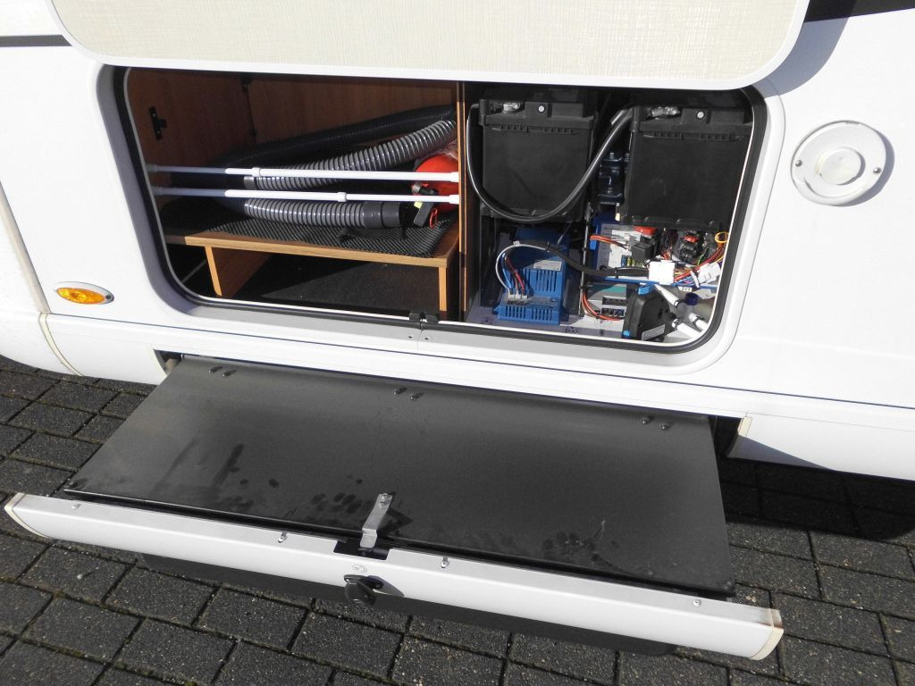 HYMER / ERIBA / HYMERCAR Tramp SL 704 Hubstützen, Solar, AHK uvm++++ - 세미 통합 모터홈 : 사진 5 HYMER / ERIBA / HYMERCAR Tramp SL 704 Hubstützen, Solar, AHK uvm++++ - 세미 통합 모터홈 : 사진 5