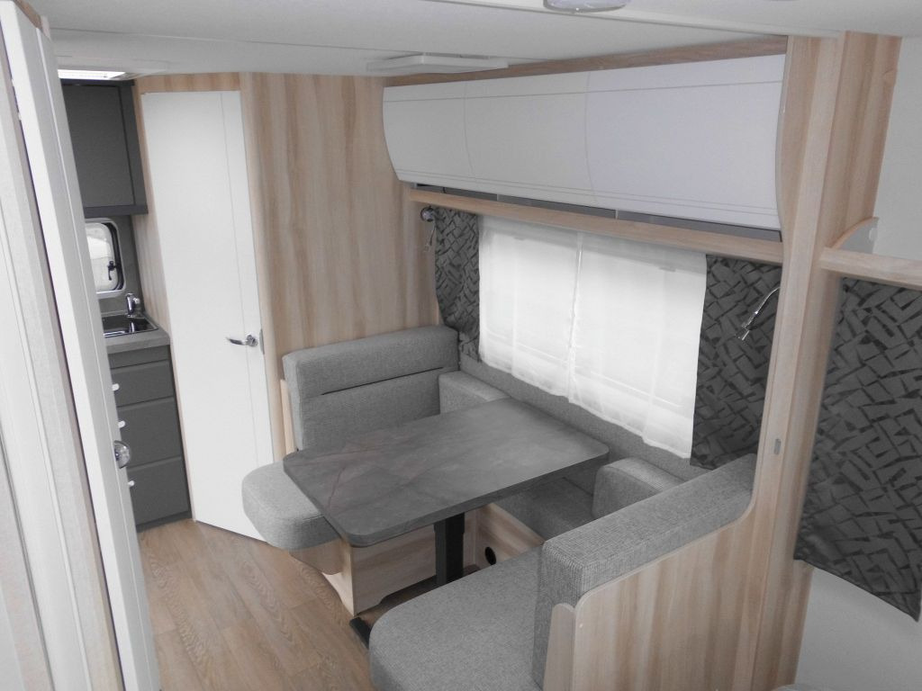 신규 캐러밴 Hobby De Luxe 460 SFf 2025 AUTARK FBH 1500kg. +++ Hobby De Luxe 460 SFf mit Extras, Lagerabverkauf : 사진 6