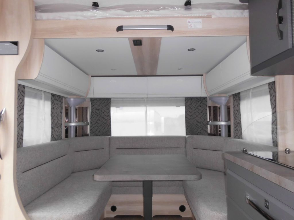 Hobby De Luxe 515 UHL mit Extras, Lagerabverkauf! - 캐러밴 : 사진 1 Hobby De Luxe 515 UHL mit Extras, Lagerabverkauf! - 캐러밴 : 사진 1