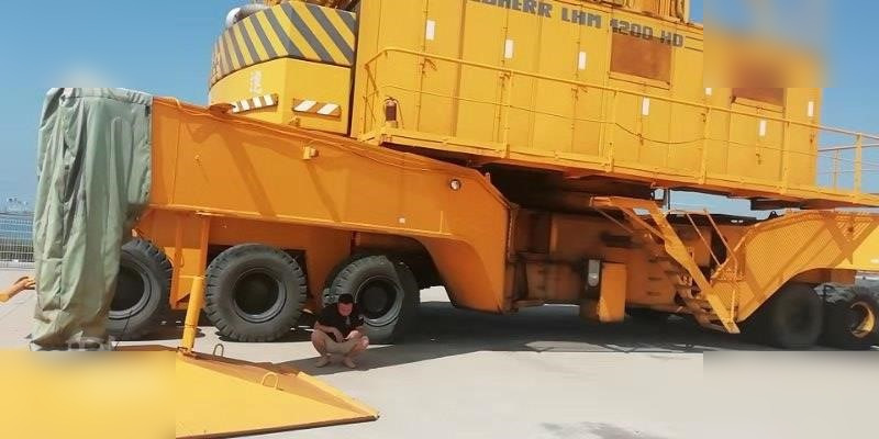 1994 LIEBHERR LHM1200HD - 자립형 크레인 : 사진 1 1994 LIEBHERR LHM1200HD - 자립형 크레인 : 사진 1