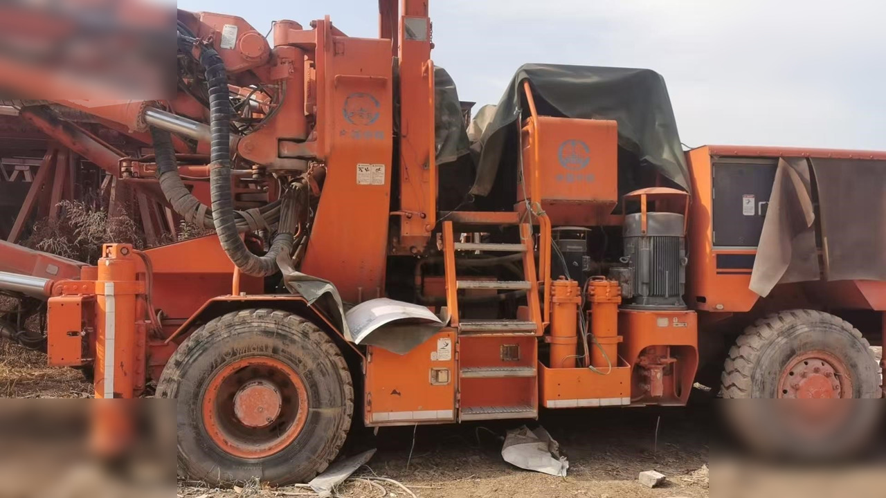 2002 TAMROCK SUPERMATIC 315-150 - 방향성 보링 머신 : 사진 1 2002 TAMROCK SUPERMATIC 315-150 - 방향성 보링 머신 : 사진 1