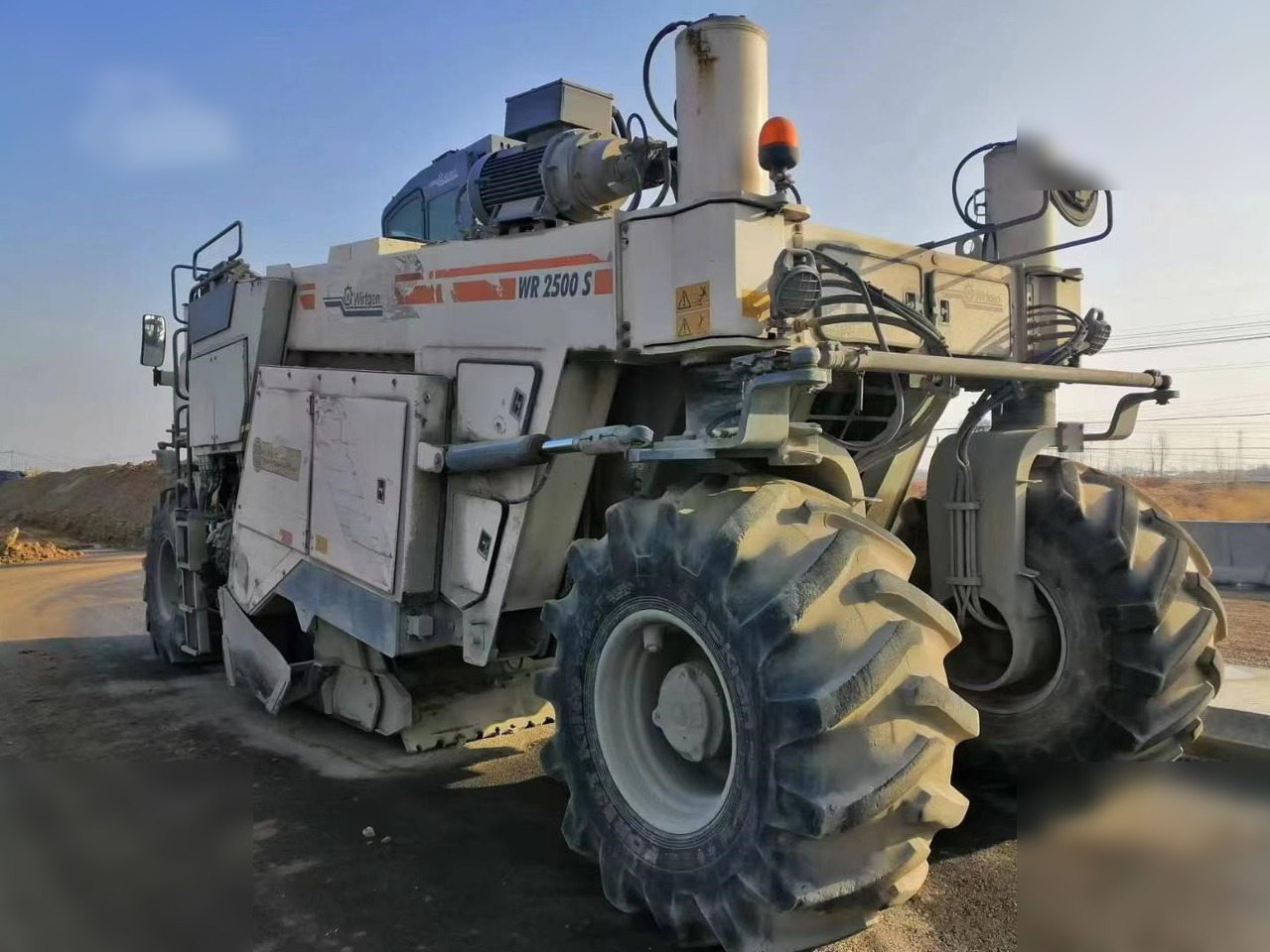 2010 WIRTGEN WR2500S - 토양 안정제 : 사진 1 2010 WIRTGEN WR2500S - 토양 안정제 : 사진 1