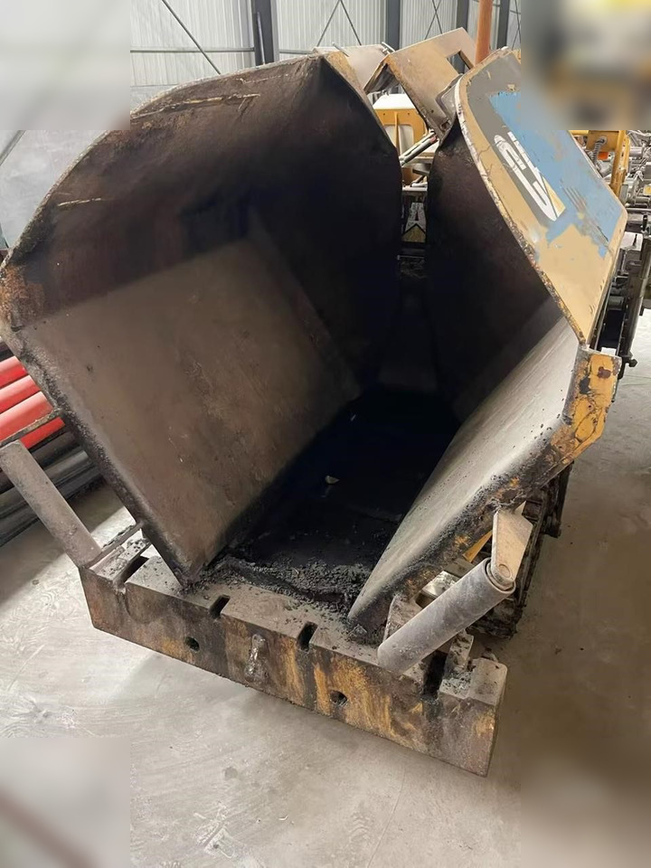 2013 CATERPILLAR AP-255E - 아스팔트 포장기 : 사진 3 2013 CATERPILLAR AP-255E - 아스팔트 포장기 : 사진 3