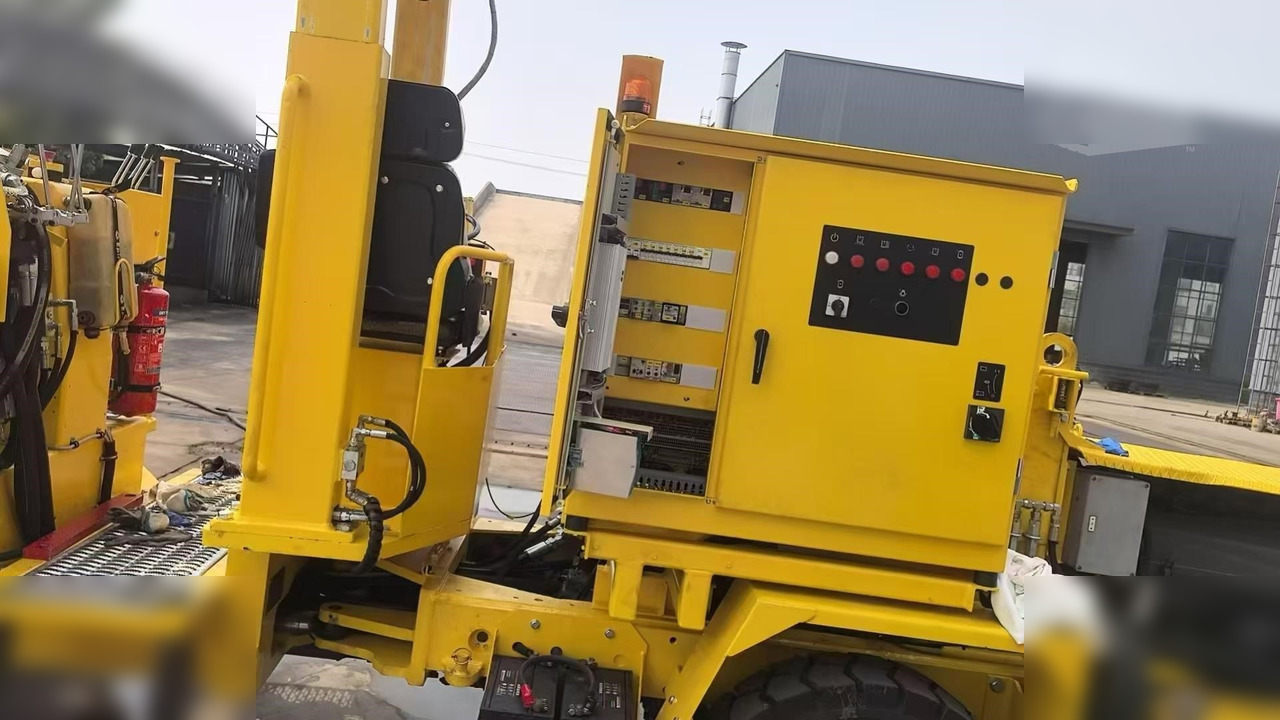 2014 ATLAS COPCO BOOMER 281 - 방향성 보링 머신 : 사진 2 2014 ATLAS COPCO BOOMER 281 - 방향성 보링 머신 : 사진 2