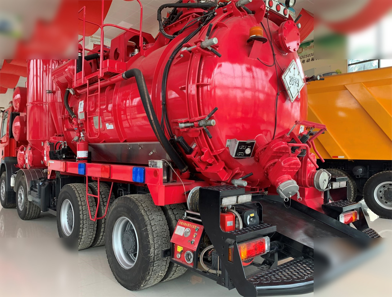 2016 PRESVAC 3150 - 진공 흡입 트럭 : 사진 3 2016 PRESVAC 3150 - 진공 흡입 트럭 : 사진 3