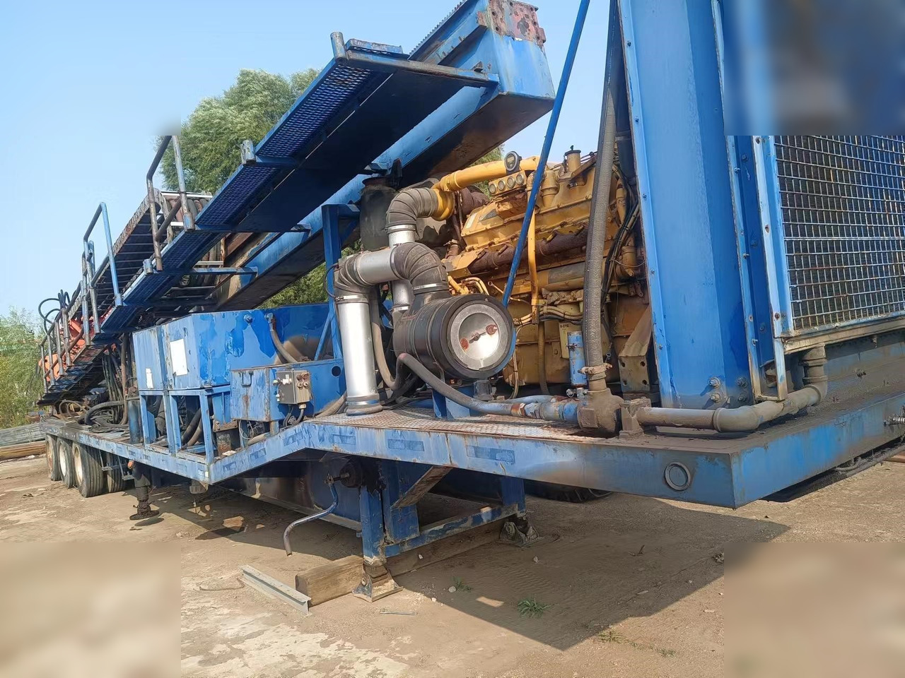 AMERICAN AUGERS DD220 - 방향성 보링 머신 : 사진 1 AMERICAN AUGERS DD220 - 방향성 보링 머신 : 사진 1