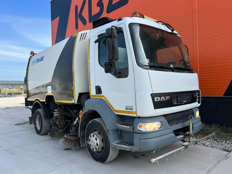DAF LF 55.180 4x2 Schmidt SK 600 Dual LP - 거리 청소 차량 : 사진 3 DAF LF 55.180 4x2 Schmidt SK 600 Dual LP - 거리 청소 차량 : 사진 3