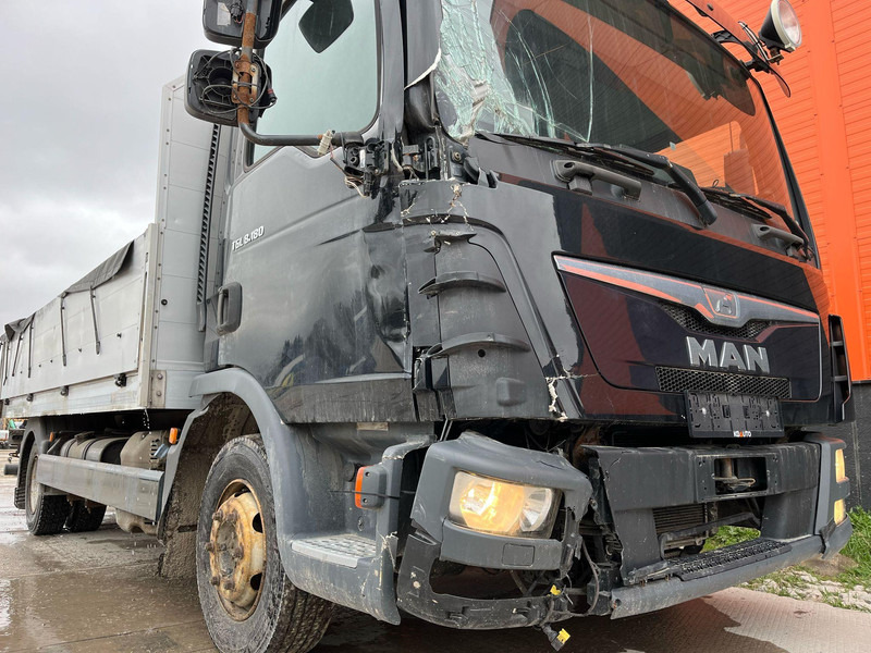 드롭사이드/ 플랫베드 트럭, 크레인 트럭 MAN TGL 8.180 4x2 CAB DAMAGE ! / Fassi F28 / PLATFORM L=4366 mm : 사진 12 드롭사이드/ 플랫베드 트럭, 크레인 트럭 MAN TGL 8.180 4x2 CAB DAMAGE ! / Fassi F28 / PLATFORM L=4366 mm : 사진 12