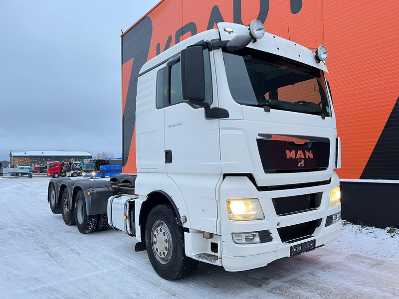 MAN TGX 35.540 8x4*4 9 TON FRONT AXLE / HYDRAULICS / PTO / INTARDER / CHASSIS L=6850 mm - 캡 새시 트럭 : 사진 4 MAN TGX 35.540 8x4*4 9 TON FRONT AXLE / HYDRAULICS / PTO / INTARDER / CHASSIS L=6850 mm - 캡 새시 트럭 : 사진 4
