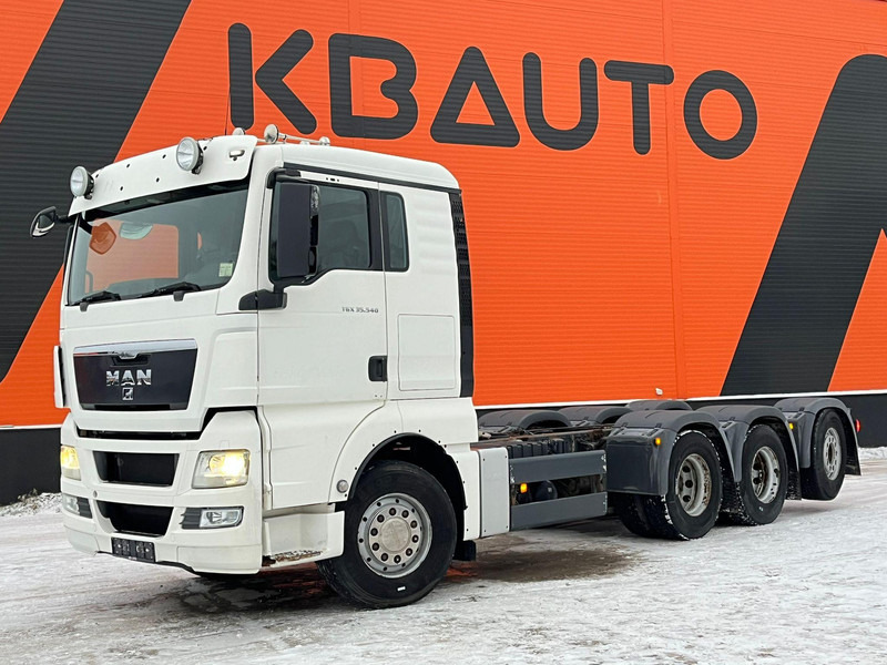 MAN TGX 35.540 8x4*4 9 TON FRONT AXLE / HYDRAULICS / PTO / INTARDER / CHASSIS L=6850 mm - 캡 새시 트럭 : 사진 1 MAN TGX 35.540 8x4*4 9 TON FRONT AXLE / HYDRAULICS / PTO / INTARDER / CHASSIS L=6850 mm - 캡 새시 트럭 : 사진 1