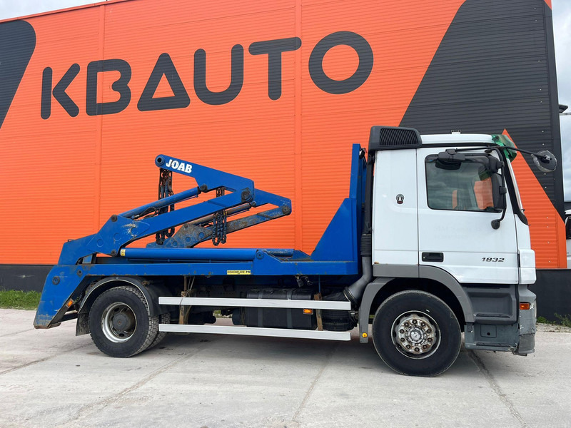 Mercedes-Benz Actros 1832 4x2 JOAB HL 14 U - 스킵 로더 트럭 : 사진 5 Mercedes-Benz Actros 1832 4x2 JOAB HL 14 U - 스킵 로더 트럭 : 사진 5