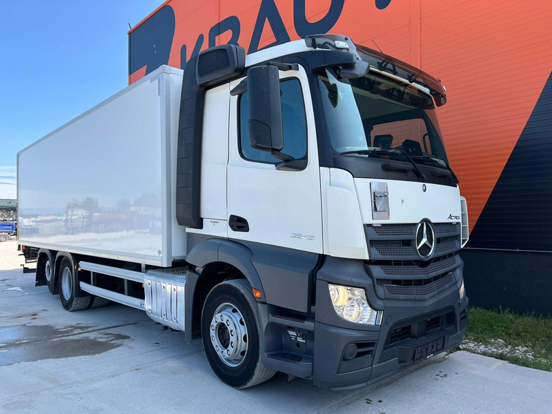 Mercedes-Benz Actros 2545 6x2 BOX L=7526 mm - 박스 트럭 : 사진 3 Mercedes-Benz Actros 2545 6x2 BOX L=7526 mm - 박스 트럭 : 사진 3