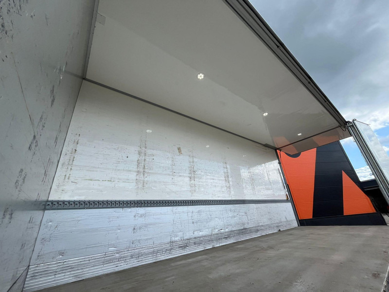 박스 트럭 Mercedes-Benz Actros 2551 6x2*4 BOX L=7401mm : 사진 13 박스 트럭 Mercedes-Benz Actros 2551 6x2*4 BOX L=7401mm : 사진 13