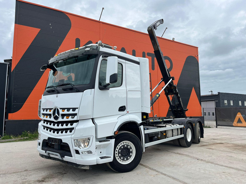 Mercedes-Benz Arocs 2542 6x2*4 JOAB 20 ton / L=5400 mm - 후크 리프트 트럭 : 사진 2 Mercedes-Benz Arocs 2542 6x2*4 JOAB 20 ton / L=5400 mm - 후크 리프트 트럭 : 사진 2