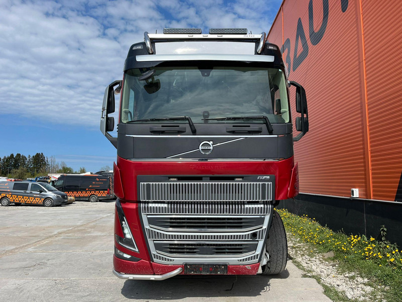 Volvo FH 16 750 8x4/4 DAMAGED ! - 목재 트럭, 크레인 트럭 : 사진 3 Volvo FH 16 750 8x4/4 DAMAGED ! - 목재 트럭, 크레인 트럭 : 사진 3