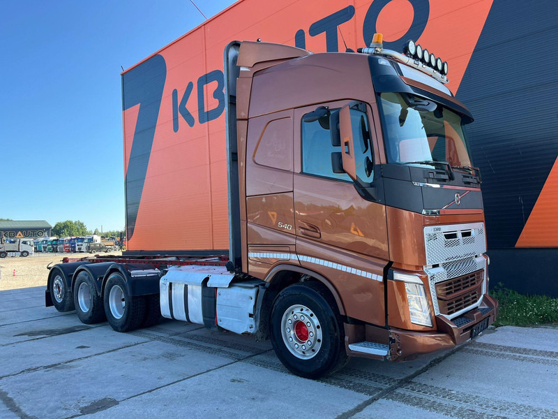 Volvo FH 540 8x4*4 GLOBE XL / 9 ton FRONT AXLE - 캡 새시 트럭 : 사진 4 Volvo FH 540 8x4*4 GLOBE XL / 9 ton FRONT AXLE - 캡 새시 트럭 : 사진 4