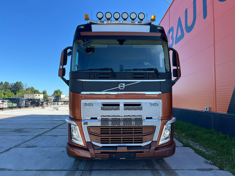 Volvo FH 540 8x4*4 GLOBE XL / 9 ton FRONT AXLE - 캡 새시 트럭 : 사진 3 Volvo FH 540 8x4*4 GLOBE XL / 9 ton FRONT AXLE - 캡 새시 트럭 : 사진 3