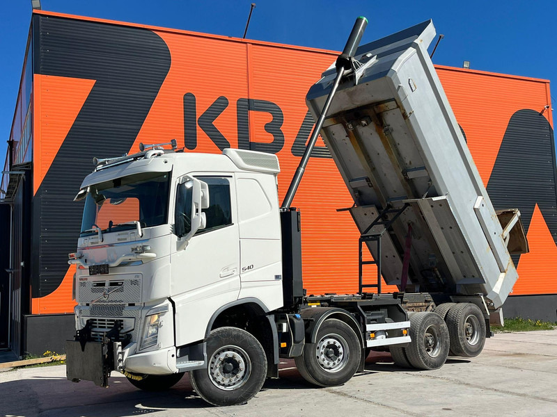 Volvo FH 540 8x4 RETARDER / TANDEM AXLE LIFT / BIG AXLES / BOX L=5704 mm - 덤프트럭 : 사진 1 Volvo FH 540 8x4 RETARDER / TANDEM AXLE LIFT / BIG AXLES / BOX L=5704 mm - 덤프트럭 : 사진 1