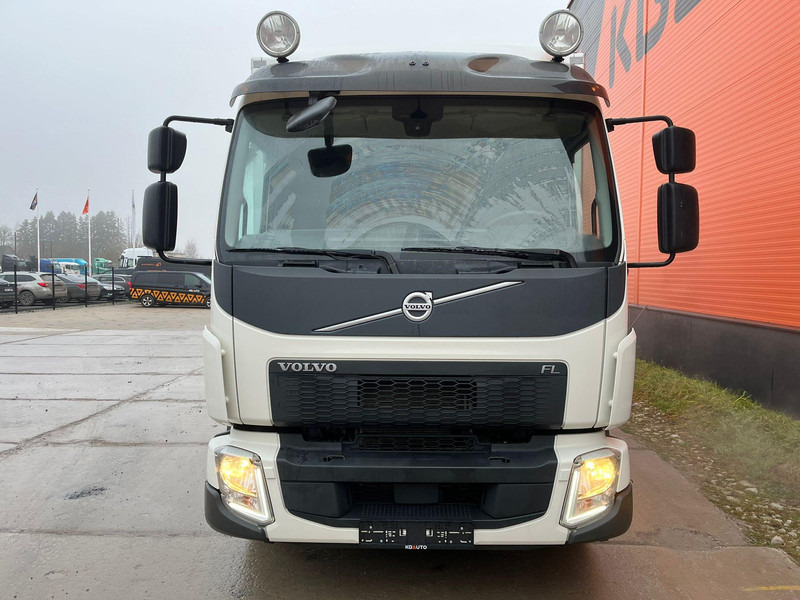Volvo FL 210 4x2 BOXHEATING / BOX L=8757 mm - 박스 트럭 : 사진 3 Volvo FL 210 4x2 BOXHEATING / BOX L=8757 mm - 박스 트럭 : 사진 3