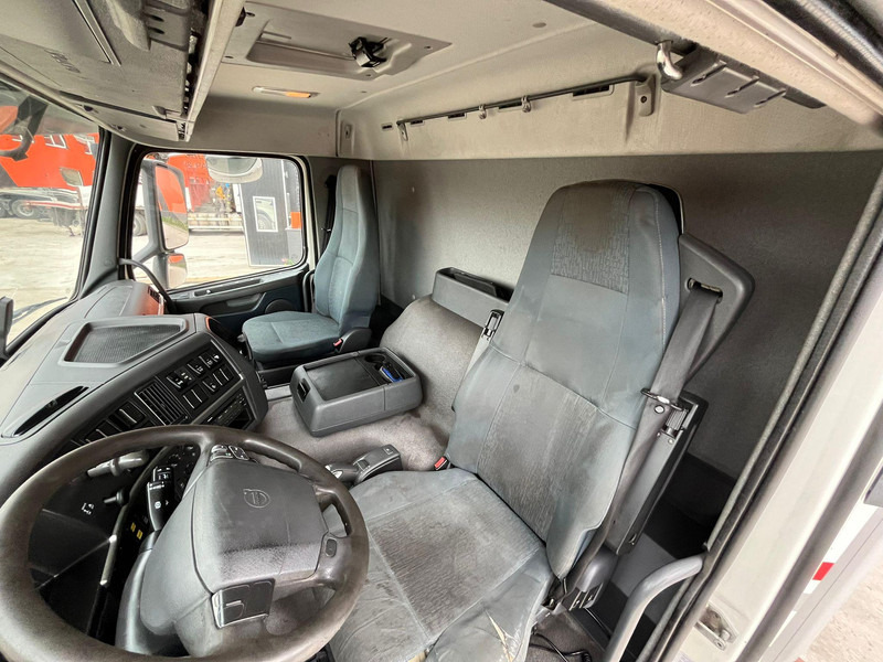 박스 트럭 Volvo FM 330 4x2 BOX L=7533 mm : 사진 19 박스 트럭 Volvo FM 330 4x2 BOX L=7533 mm : 사진 19