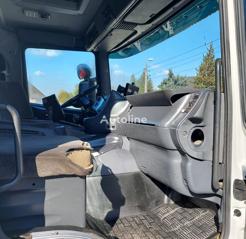 리스 Scania 94D 300 Scania 94D 300 : 사진 16
