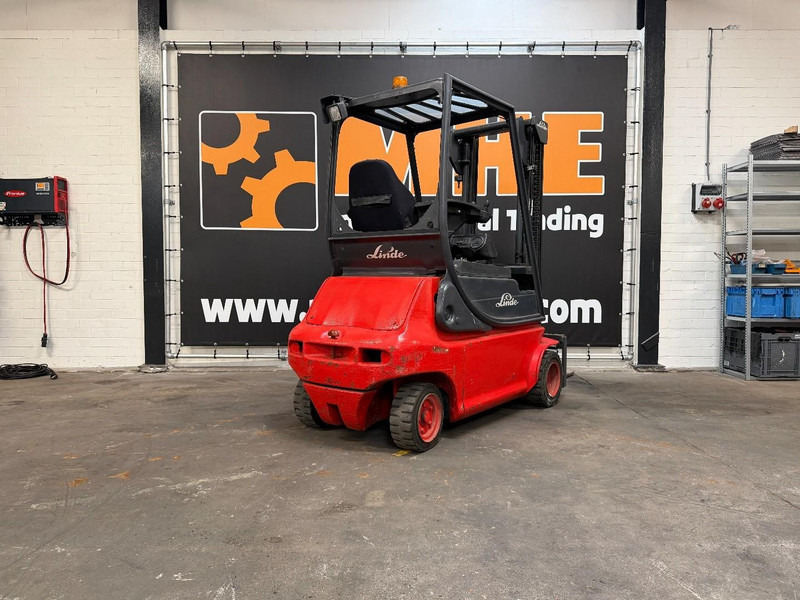 Linde E20P-02 - 전기 지게차 : 사진 4 Linde E20P-02 - 전기 지게차 : 사진 4