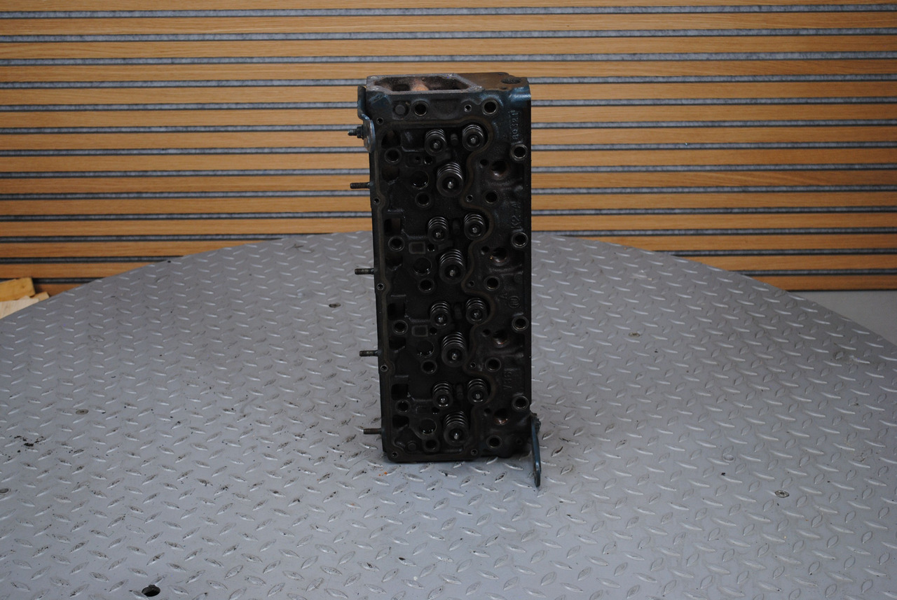 Kubota Cilinderkop Kubota V3300 - V3600 - V3800 - 실린더 헤드 건설기계 용 : 사진 1 Kubota Cilinderkop Kubota V3300 - V3600 - V3800 - 실린더 헤드 건설기계 용 : 사진 1