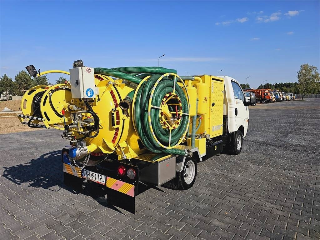 Isuzu Kia on categories B COMBI WUKO FOR DUCT CLEANING 2 - 진공 흡입 트럭 : 사진 1 Isuzu Kia on categories B COMBI WUKO FOR DUCT CLEANING 2 - 진공 흡입 트럭 : 사진 1
