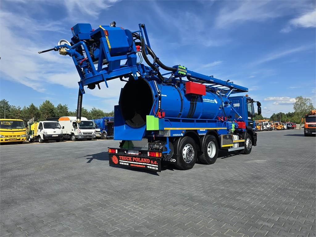 Iveco WUKO MULLER KOMBI FOR CHANNEL CLEANING - 진공 흡입 트럭 : 사진 1 Iveco WUKO MULLER KOMBI FOR CHANNEL CLEANING - 진공 흡입 트럭 : 사진 1