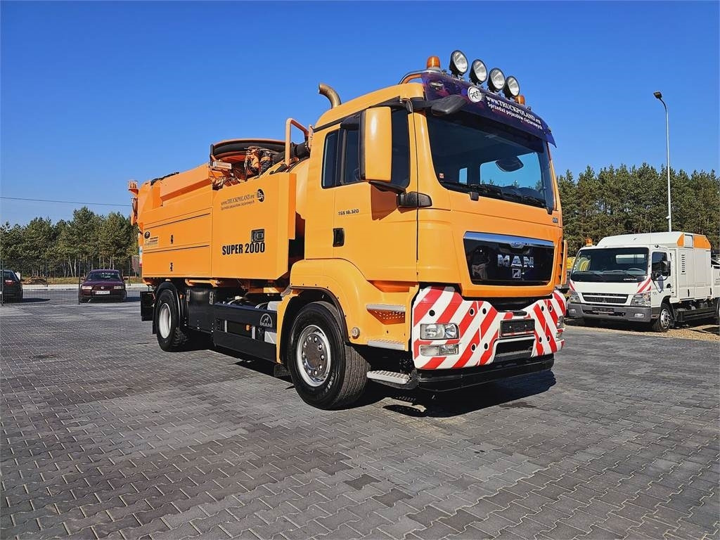 MAN SUPER 2000 4x2 WUKO RECYKLING for collecting liqui - 진공 흡입 트럭 : 사진 2 MAN SUPER 2000 4x2 WUKO RECYKLING for collecting liqui - 진공 흡입 트럭 : 사진 2
