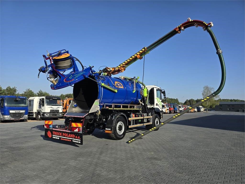 MAN TGM 4x4 GAMON PW8 for collecting liquid waste sepa - 진공 흡입 트럭 : 사진 1 MAN TGM 4x4 GAMON PW8 for collecting liquid waste sepa - 진공 흡입 트럭 : 사진 1