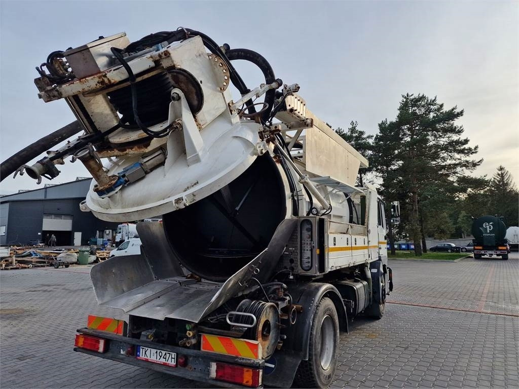 MAN WUKO MORO KOMBI FOR CHANNEL CLEANING - 진공 흡입 트럭 : 사진 1 MAN WUKO MORO KOMBI FOR CHANNEL CLEANING - 진공 흡입 트럭 : 사진 1