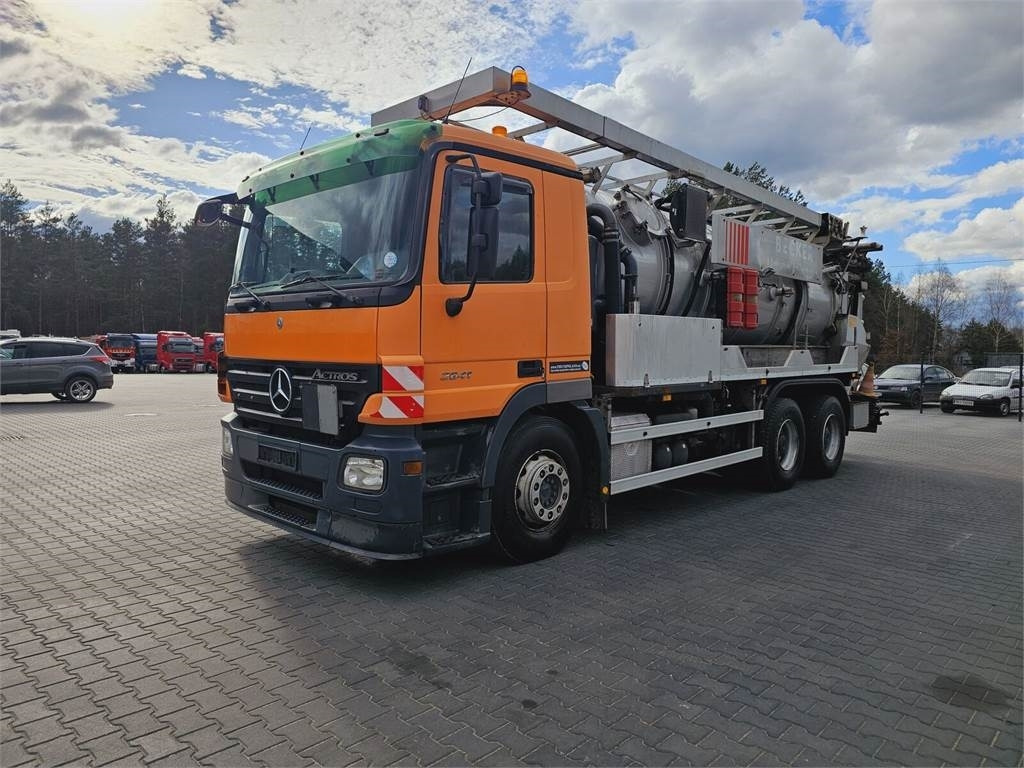 Mercedes-Benz WUKO KROLL COMBI FOR SEWER CLEANING - 진공 흡입 트럭 : 사진 4 Mercedes-Benz WUKO KROLL COMBI FOR SEWER CLEANING - 진공 흡입 트럭 : 사진 4