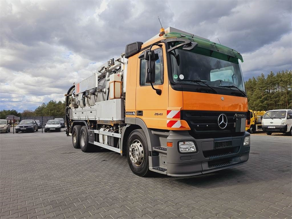 Mercedes-Benz WUKO KROLL COMBI FOR SEWER CLEANING - 진공 흡입 트럭 : 사진 3 Mercedes-Benz WUKO KROLL COMBI FOR SEWER CLEANING - 진공 흡입 트럭 : 사진 3