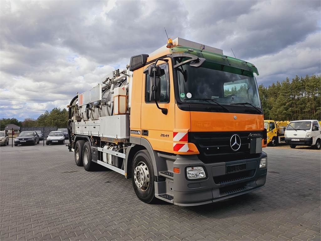 Mercedes-Benz WUKO KROLL COMBI FOR SEWER CLEANING - 진공 흡입 트럭 : 사진 2 Mercedes-Benz WUKO KROLL COMBI FOR SEWER CLEANING - 진공 흡입 트럭 : 사진 2