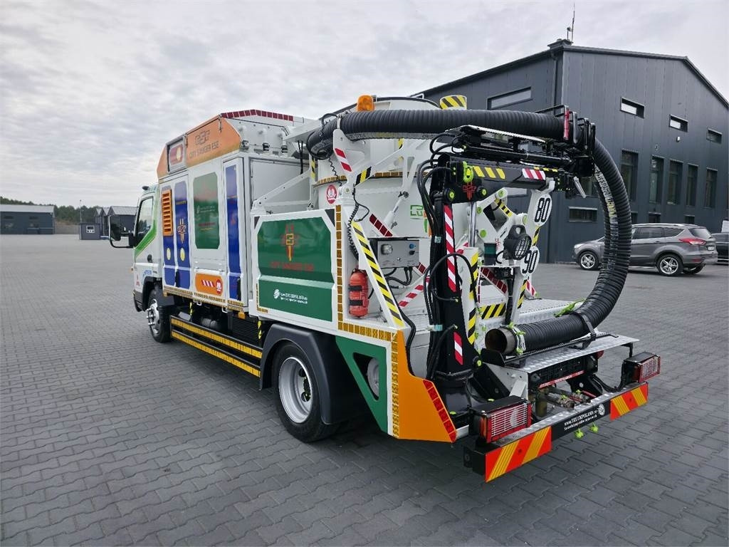 Mitsubishi CANTER odkurzacz koparka ssąca Saugbagger CITY SAU - 진공 흡입 트럭 : 사진 5 Mitsubishi CANTER odkurzacz koparka ssąca Saugbagger CITY SAU - 진공 흡입 트럭 : 사진 5