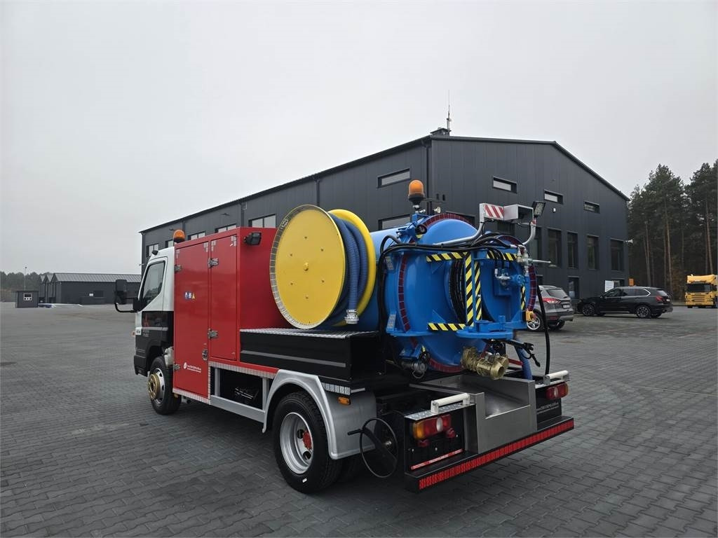 Mitsubishi RIONED COMBI WUKO FOR CLEANING SEWAGE - 진공 흡입 트럭 : 사진 4 Mitsubishi RIONED COMBI WUKO FOR CLEANING SEWAGE - 진공 흡입 트럭 : 사진 4