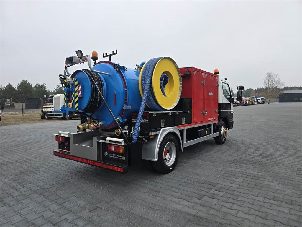 Mitsubishi RIONED COMBI WUKO FOR CLEANING SEWAGE - 진공 흡입 트럭 : 사진 1 Mitsubishi RIONED COMBI WUKO FOR CLEANING SEWAGE - 진공 흡입 트럭 : 사진 1