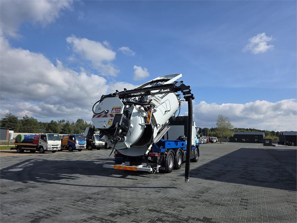 Renault 6x4 WUKO RIVARD RECYTLING for collecting liquid wa - 진공 흡입 트럭 : 사진 1 Renault 6x4 WUKO RIVARD RECYTLING for collecting liquid wa - 진공 흡입 트럭 : 사진 1