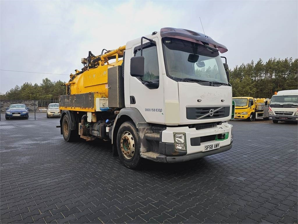 Volvo FULLER TANKERS 2008 WUKO for collecting liquid was  - 지자체/ 특수 차량 : 사진 2 Volvo FULLER TANKERS 2008 WUKO for collecting liquid was  - 지자체/ 특수 차량 : 사진 2