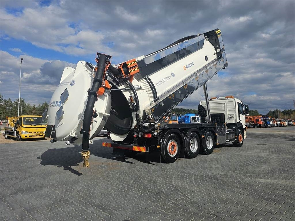 Volvo WUKO ADR ROLBA FOR CLEANING CHANNELS COMBI  - 진공 흡입 트럭 : 사진 2 Volvo WUKO ADR ROLBA FOR CLEANING CHANNELS COMBI  - 진공 흡입 트럭 : 사진 2