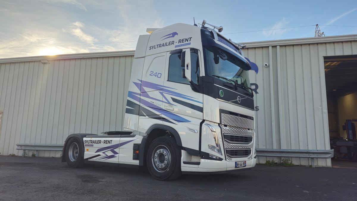 Volvo FH 500 Globetrotter XXL (Location / Rent) - 트랙터 유닛 : 사진 1 Volvo FH 500 Globetrotter XXL (Location / Rent) - 트랙터 유닛 : 사진 1