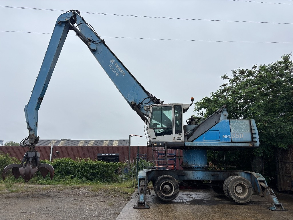 Fuchs MHL350D - 1 Meter Pylon - 폐기물/ 산업 처리기 : 사진 1 Fuchs MHL350D - 1 Meter Pylon - 폐기물/ 산업 처리기 : 사진 1