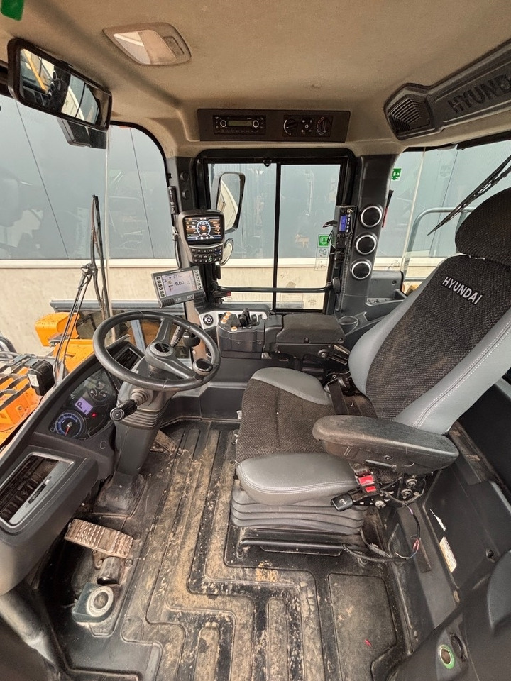 휠 로더 Hyundai HL 970 - HL970 - HL 975 : 사진 17 휠 로더 Hyundai HL 970 - HL970 - HL 975 : 사진 17
