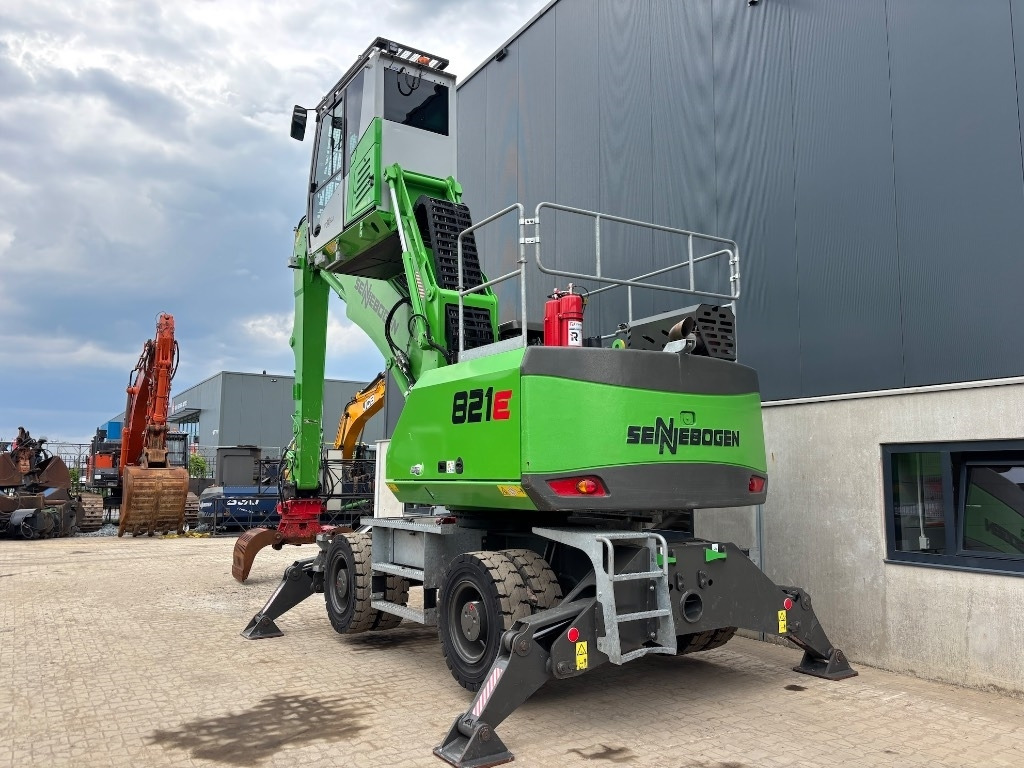 Sennebogen 821 E - 821M - 821E - 폐기물/ 산업 처리기 : 사진 4 Sennebogen 821 E - 821M - 821E - 폐기물/ 산업 처리기 : 사진 4