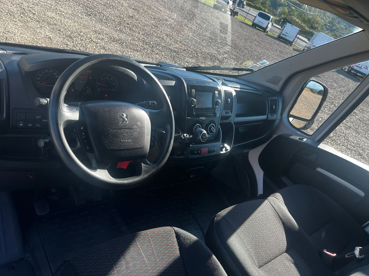 PEUGEOT Boxer III 2.2 HDI 120 L3H2 PREMIUM - 패널 밴 : 사진 5 PEUGEOT Boxer III 2.2 HDI 120 L3H2 PREMIUM - 패널 밴 : 사진 5