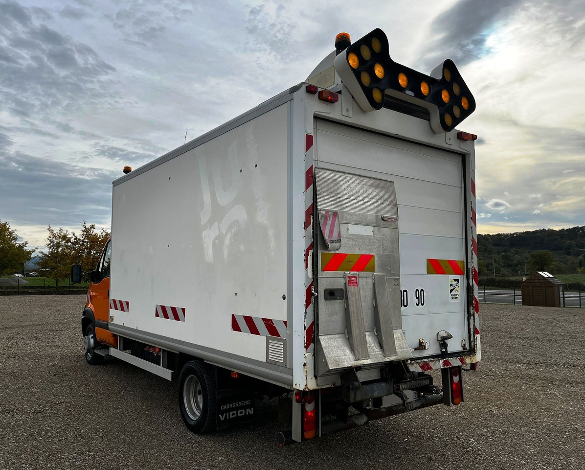 RENAULT Mascott DCI 160 CAISSE + HAYON - 박스 트럭 : 사진 3 RENAULT Mascott DCI 160 CAISSE + HAYON - 박스 트럭 : 사진 3