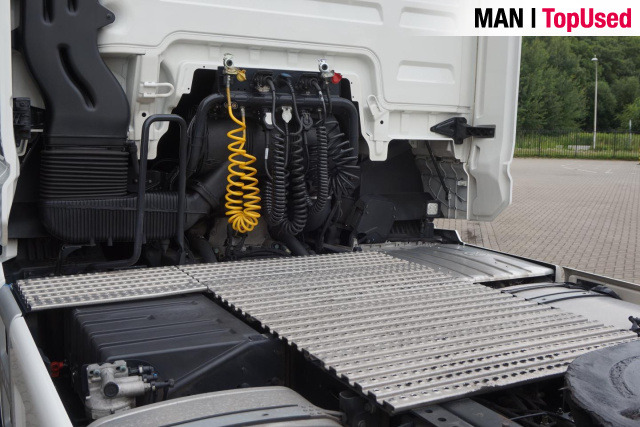 MAN TGX 18.480 4x2 BL SA / OptiView / 2 Tanks / LED - 트랙터 유닛 : 사진 3 MAN TGX 18.480 4x2 BL SA / OptiView / 2 Tanks / LED - 트랙터 유닛 : 사진 3