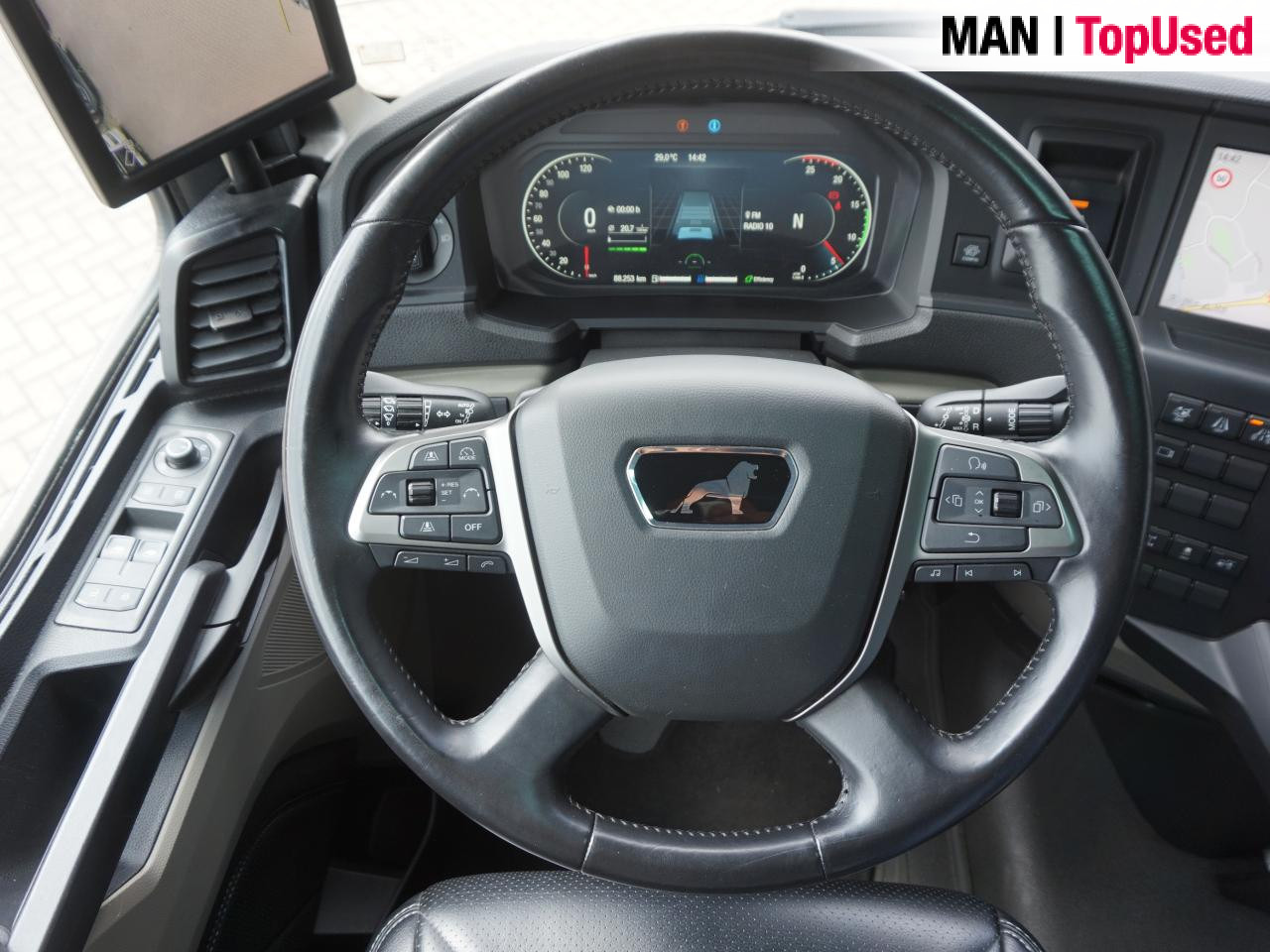 MAN TGX 18.520 4x2 BL SA / GX / 2 Tanks / OptieView - 트랙터 유닛 : 사진 3 MAN TGX 18.520 4x2 BL SA / GX / 2 Tanks / OptieView - 트랙터 유닛 : 사진 3